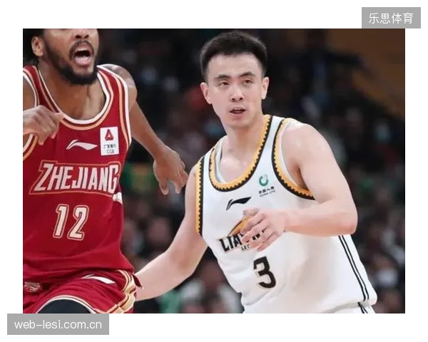 对比本土两大控卫，赵继伟在控制失误方面表现更佳，传球选择更为稳健。